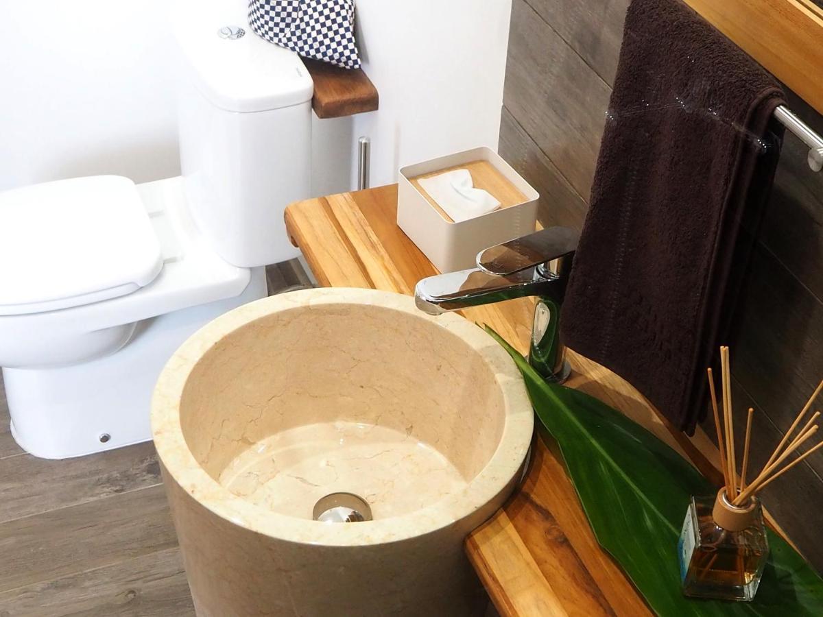 Fare Noanoa Hotel Paea Bagian luar foto